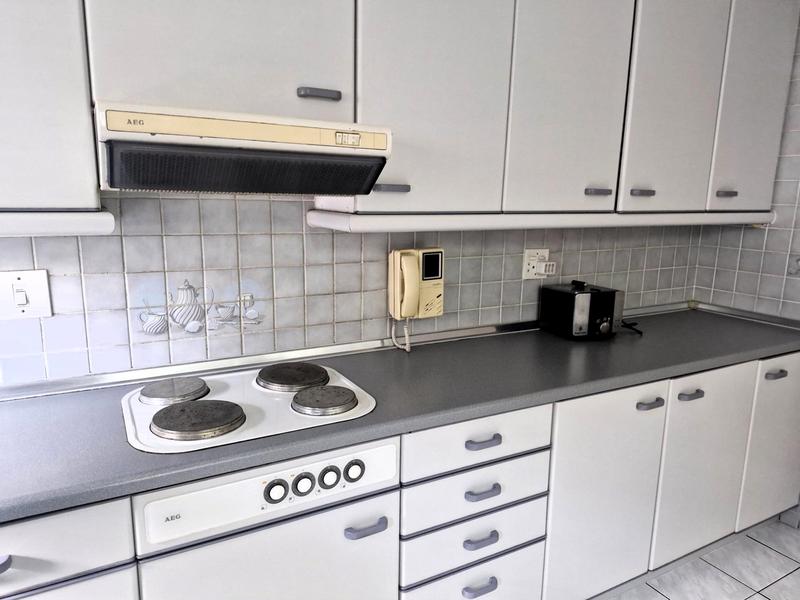 6 Bedroom Property for Sale in Cravenby Western Cape